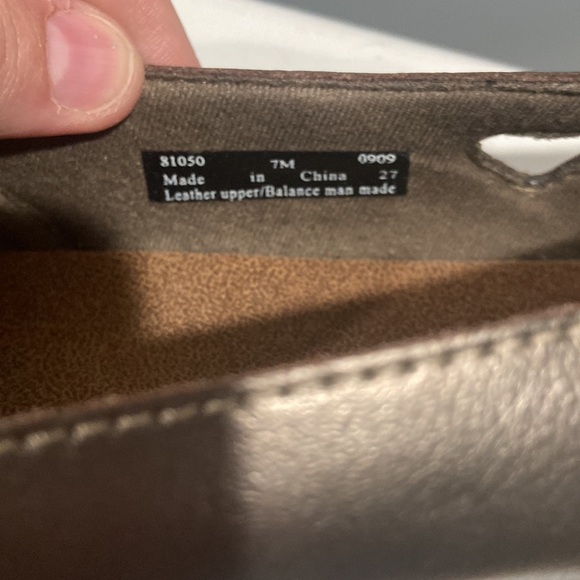 Clarks bendable leather flats slip ons Metallic bronze EUC size 7 - Picture 11 of 13